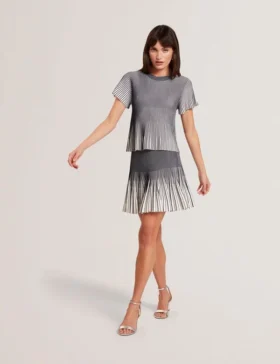 LOTTTII Textured Stripe Knit Flippy Mini Skirt